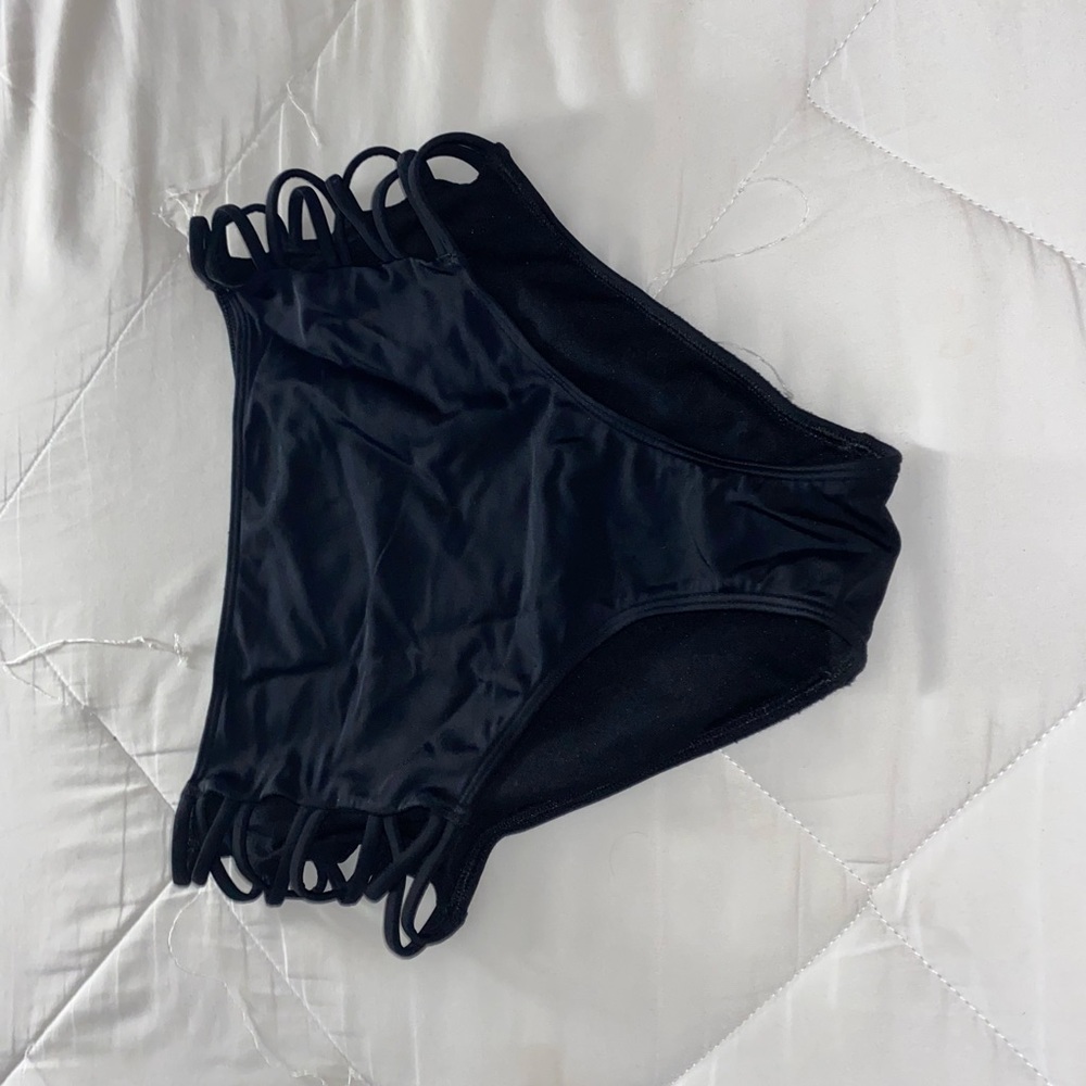 Black high waisted bikini bottoms & Pink top